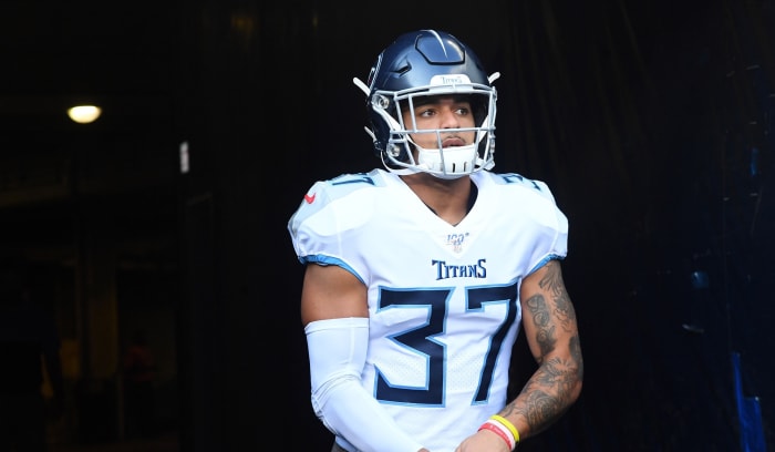Tennessee Titans defensive back Amani Hooker (37) takes the field before the game against the Chicago Bears at Soldier Field.